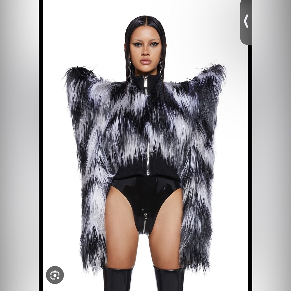 Namilia Doomsday Faux Fur crop jacket size L but will fit smaller sizes!